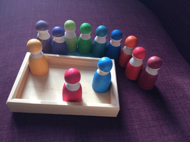 Je vous propose de venir chez moi travailler un thème qui vous préoccupe en ce moment : sensation physique (maux de tête, douleurs physique, excéma, etc.

A l’aide de figurines, je vous accompagne avec des sons chamaniques, des chants et des gestes guérisseurs à vous libérer.

A la fin du travail, qui dure entre une heure et une heure trente, vous repartirez avec des outils à mettre en place chaque jour chez vous. Cette façon de faire vous permettra de pleinement bénéficier de ce qui a été amorcé par la constellation. En effet, ce qui aura été mis en évidence est l’essentiel pour vous en ce moment